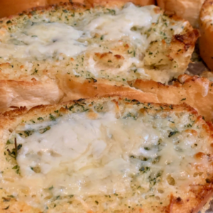 Cheesy Garlic Bread | www.twoadorablelabs.com