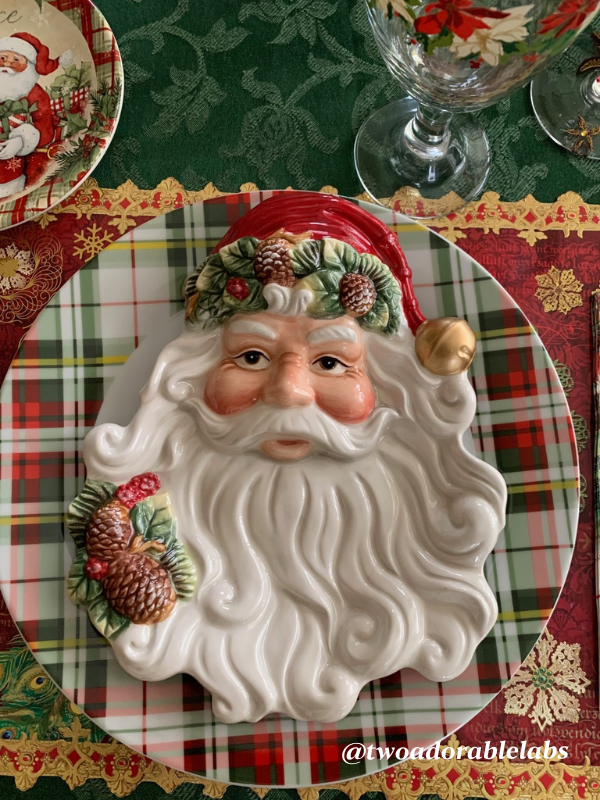 Santas, Poinsettias, Cranberry Sours Table | www.twoadorablelabs.com | #christmas #cranberry #bourbon #santa #poinsettias