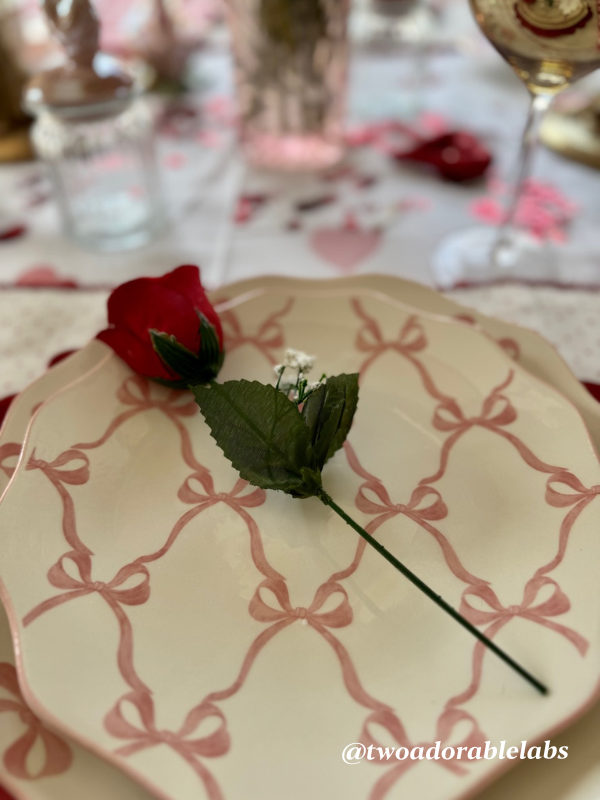 Bows and hearts tablescape | www.twoadorablelabs.com
