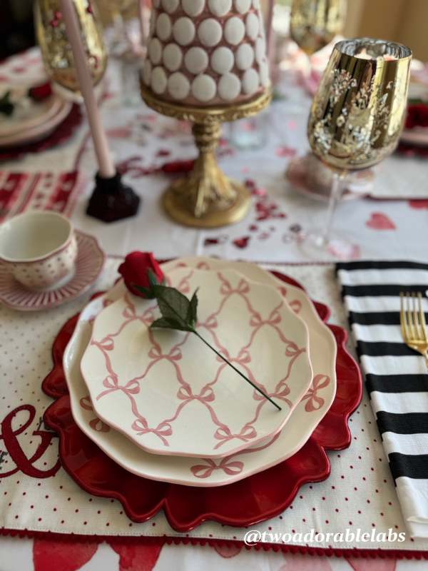 Bows and hearts table | www.twoadorablelabs.com