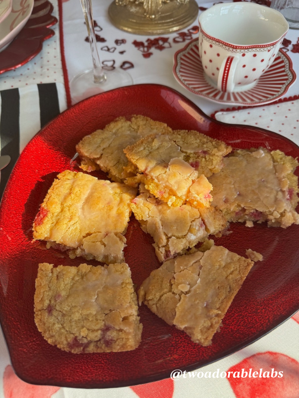 Miss Jones Strawberry White Chocolate blondie bar kit